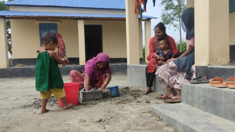 প্রধানমন্ত্রীর দেওয়া ঘর পেয়ে জীবন বদলের স্বপ্ন দেখছেন তারা